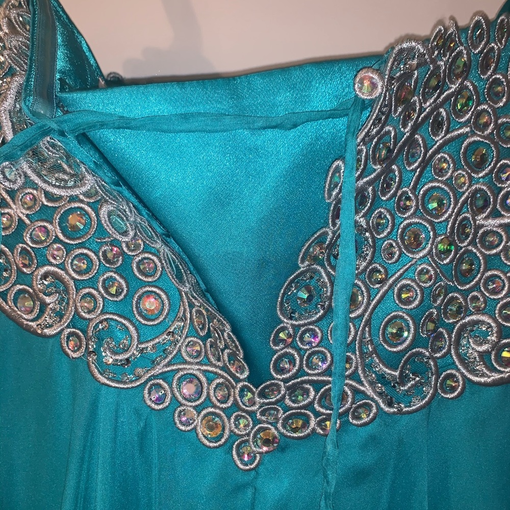 Prom Dress - Picture 3 of 3